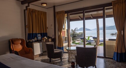 The Ark Comforts Room Type - Luxury Sea View Room With Indoor Jacuzzi ( Affection ) The Ark Comforts Room Type - Luxury Sea View Room With Indoor Jacuzzi ( Affection )