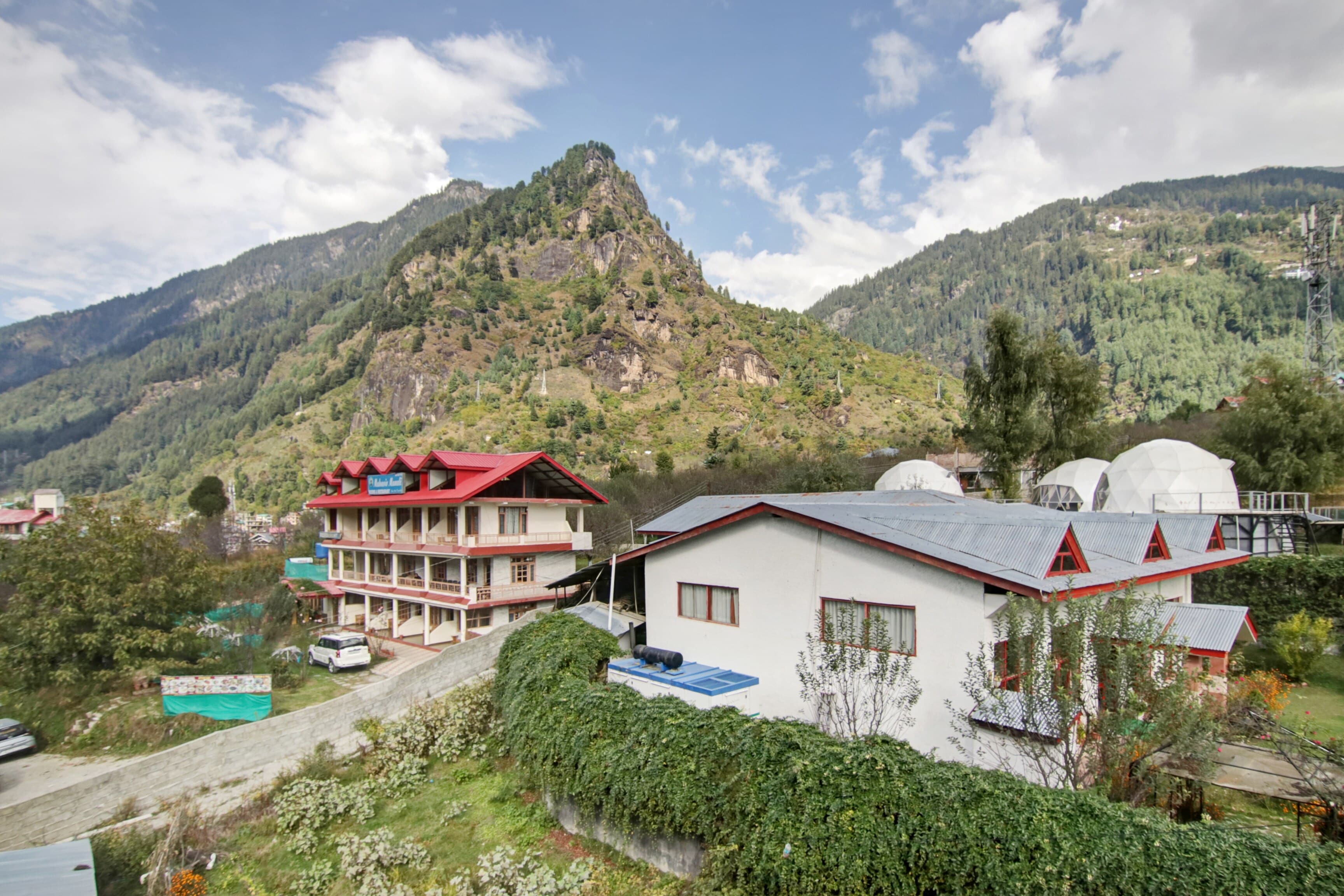 Hotel O Prini Inn - Tap to explore photos