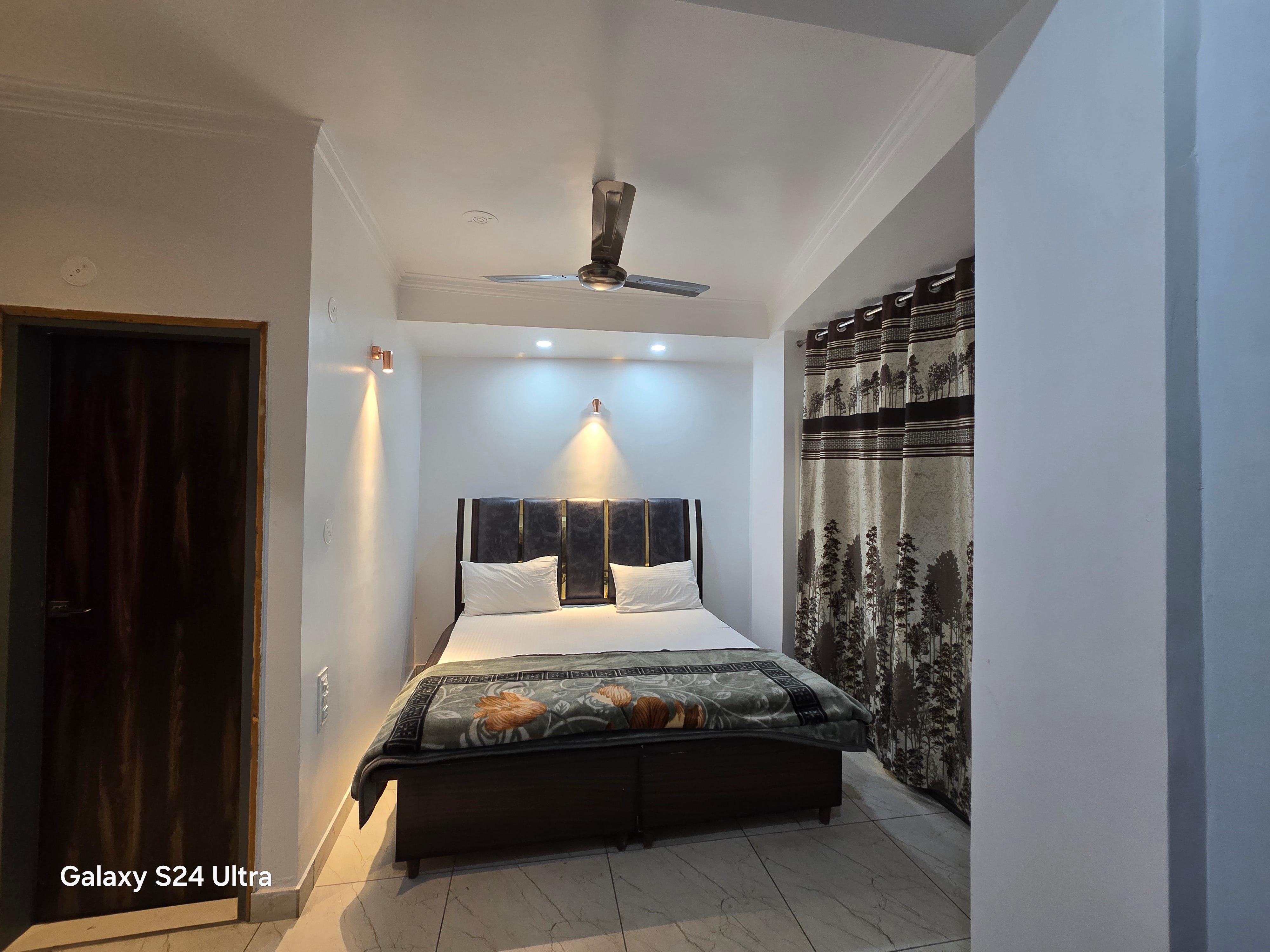Hotel Mehak Inn - Tap to explore photos