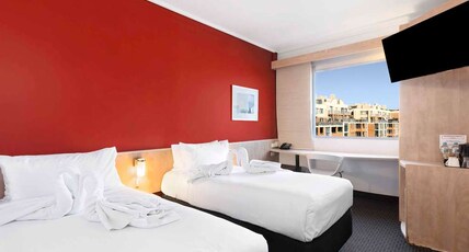 ibis Sydney Darling Harbour Room Type - Superior Skyline View Room 1 Double and 1 Single Bed ibis Sydney Darling Harbour Room Type - Superior Skyline View Room 1 Double and 1 Single Bed