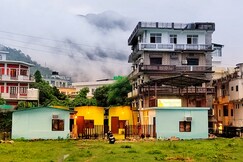 LandLopers Hostel Rishikesh