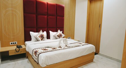 The Posh Hotel Room Type - Deluxe Room