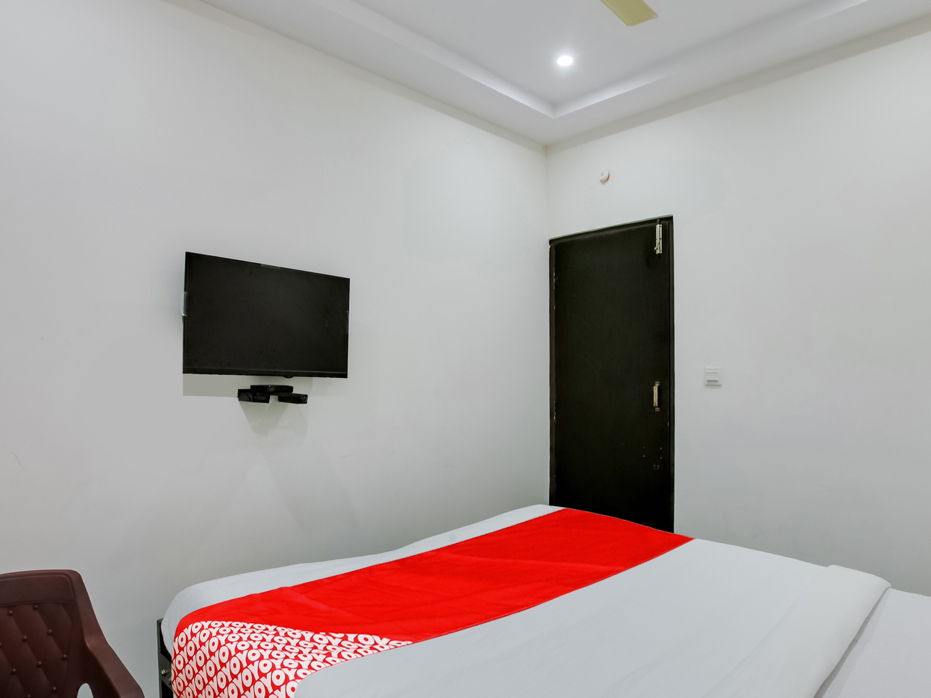 Hotel O Manjushree Boarding & Lodging nearby Dr.BR Ambedkar Stadium Basveshwar nagar - Tap to explore photos