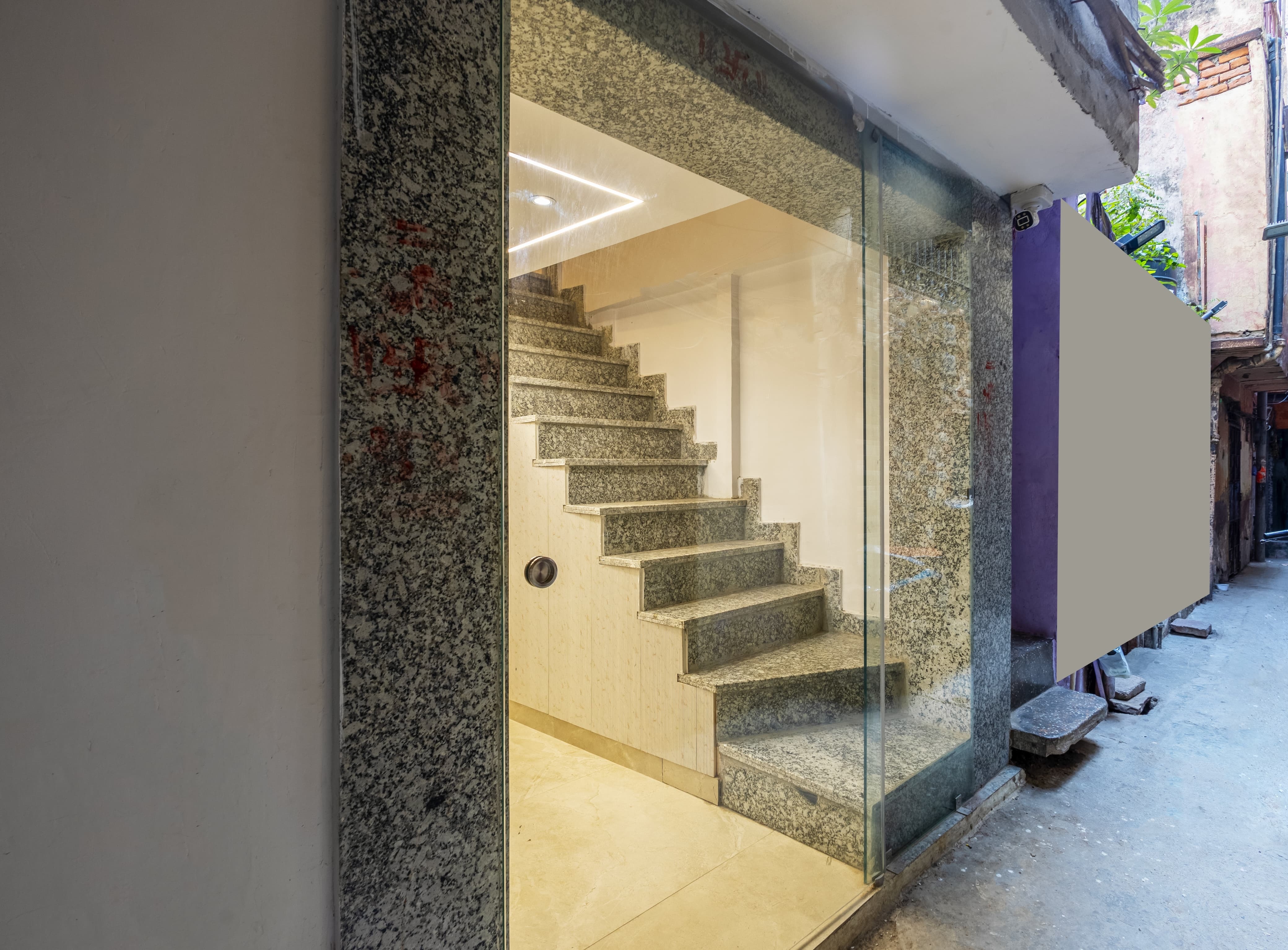 Hotel All in Homes @ New Delhi Railway Station - Tap to explore photos