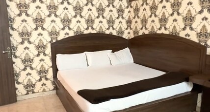 hotel atithi palace Room Type - Classic room no 3