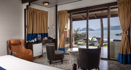 The Ark Comforts Room Type - Luxury Sea View Room With Indoor Jacuzzi ( Affection ) The Ark Comforts Room Type - Luxury Sea View Room With Indoor Jacuzzi ( Affection )