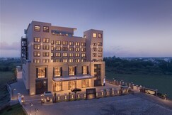 Essentia Luxury Hotel and Convention, Nagpur