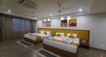HOTEL STATURE INN Room Type - DELUXE DOUBLE OR TWIN ROOM ( IMMERIA SUITE )