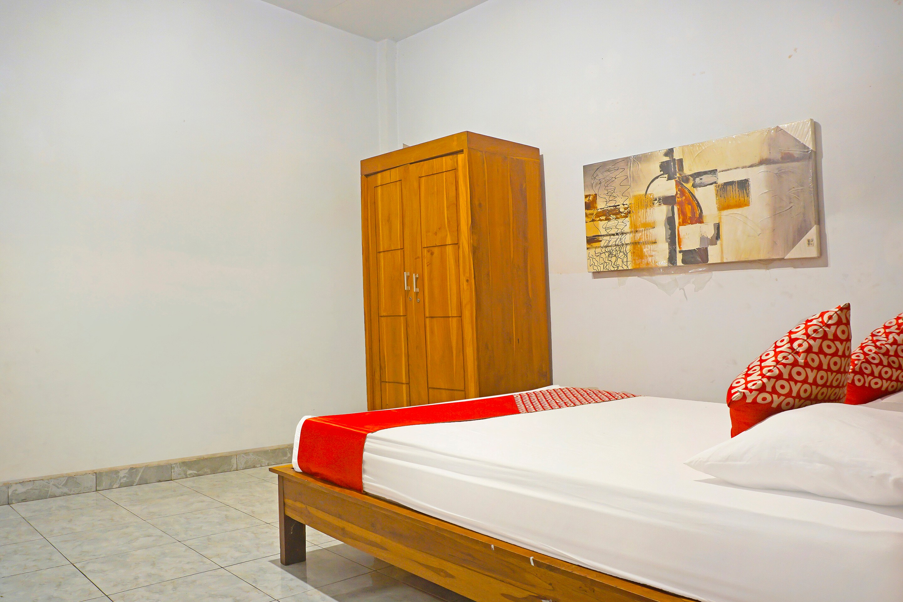 Hotel O Anggrek Homes Makassar - Tap to explore photos