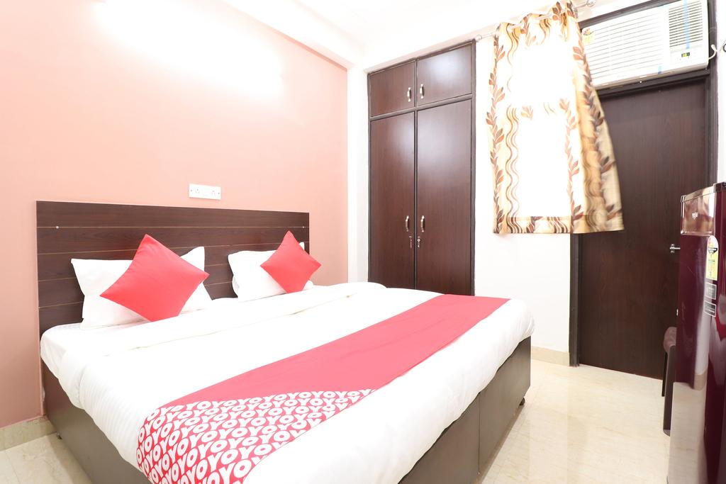 Hotel Victoria - Tap to explore photos