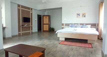 Happy Villa Guest House Room Type - LUXURY ROOMS WITH BALCONY
