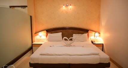 Blue Diamond The Hotel Room Type - Business Premium Suite with Complimentary Wifi and luxurious space