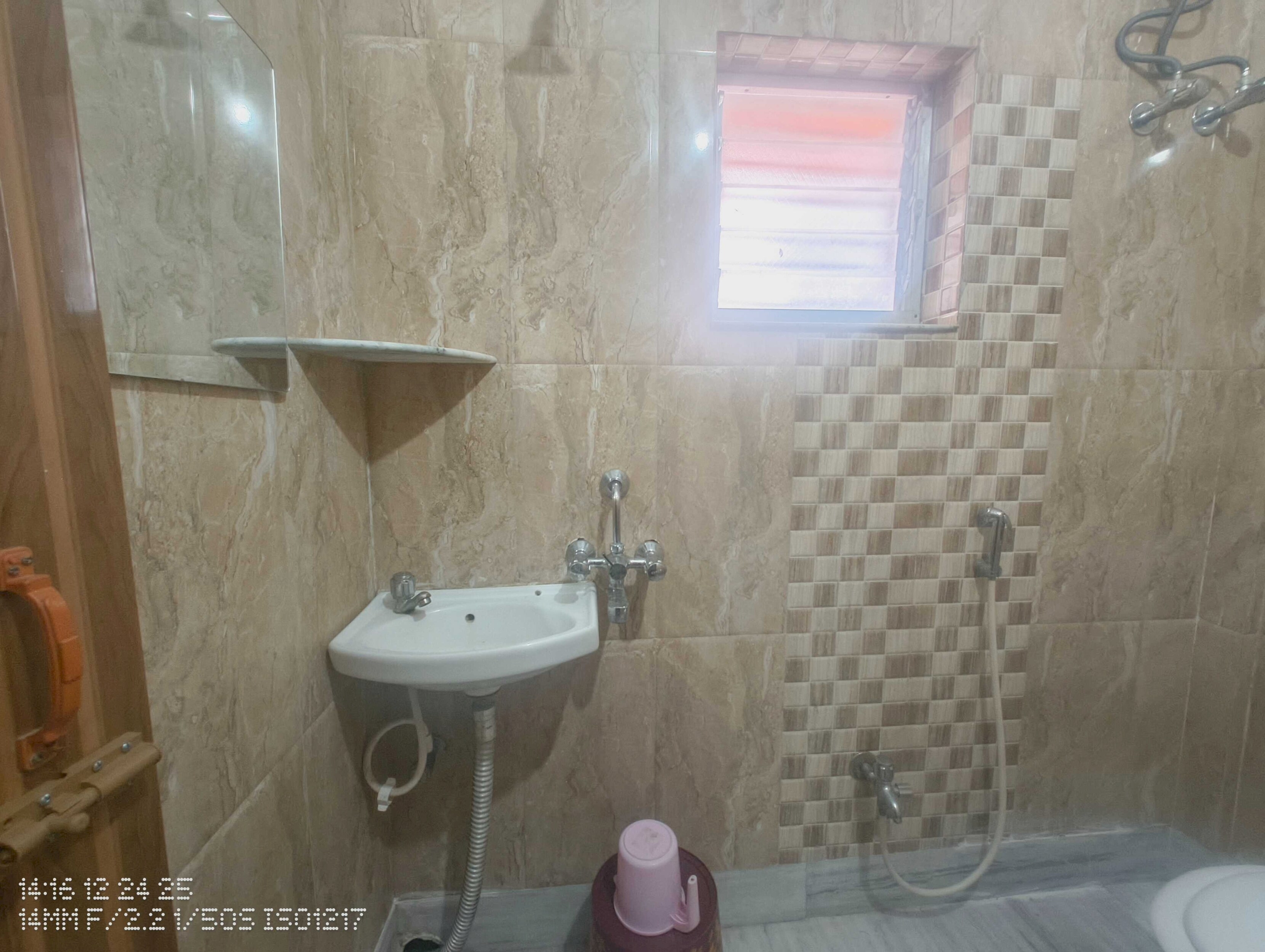 Hotel O Crown Guest House - Tap to explore photos