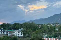 Sunset Valley Retreat