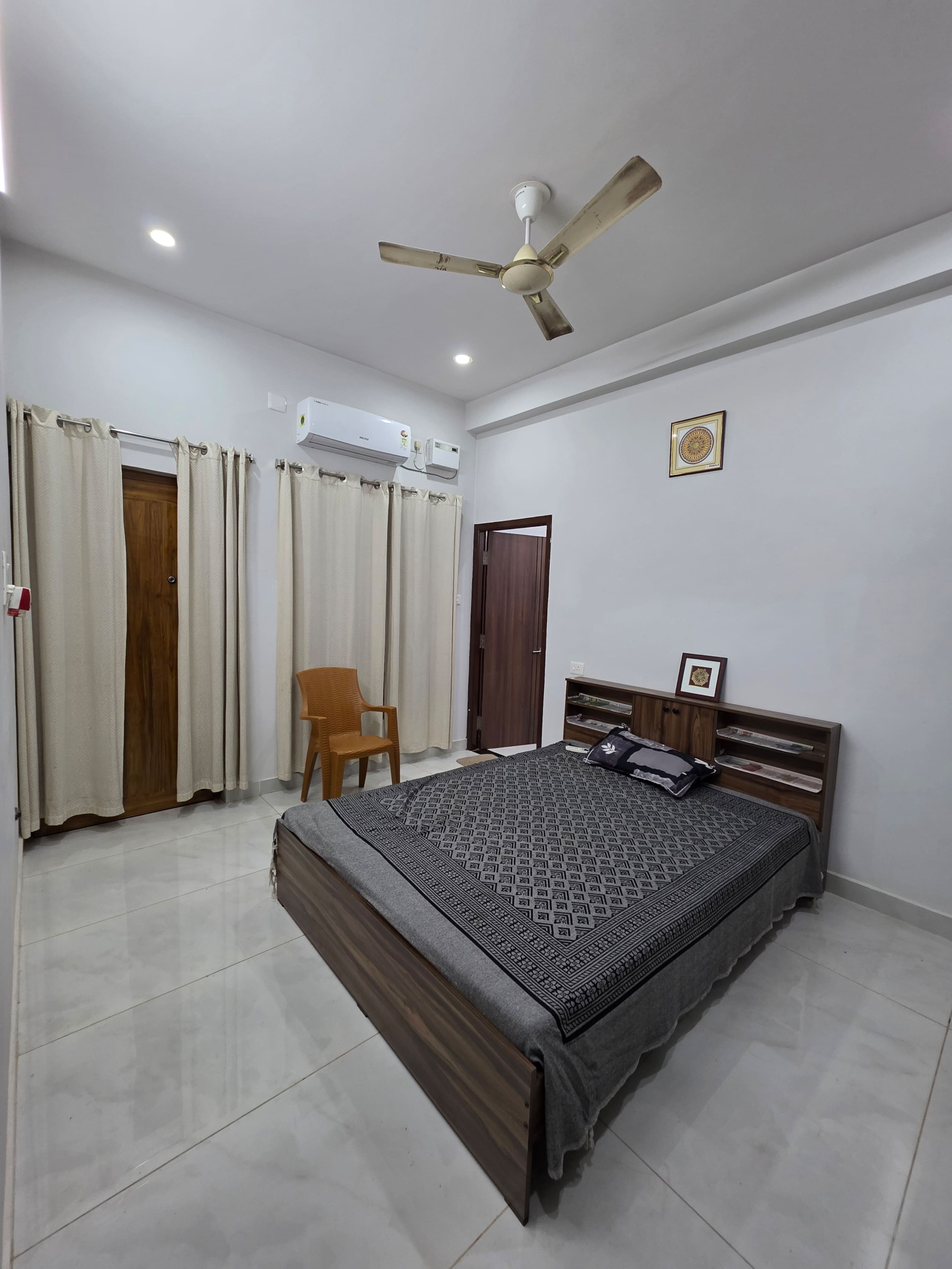 Cozy Studio with Kitchen - A Peaceful Home Stay - Tap to explore photos