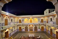 Mini Palace Samod
