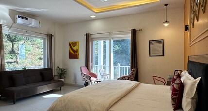 Rootz by NomadsHouse Room Type - Super Deluxe Room R03