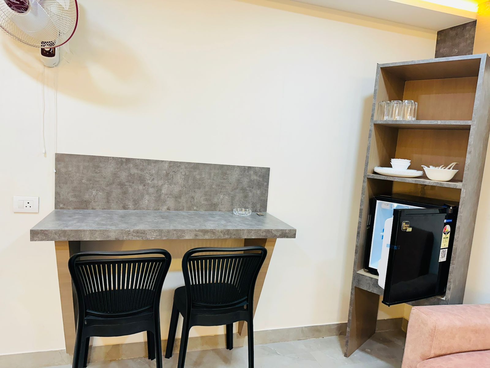 Yatri Stay Inn Luxury Rooms in Mumbai Cst - Tap to explore photos