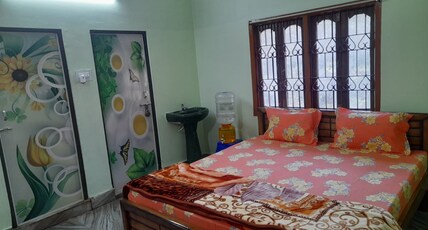 Sadhu Inn Room Type - 5 bedded non ac family room with attached bathrooms