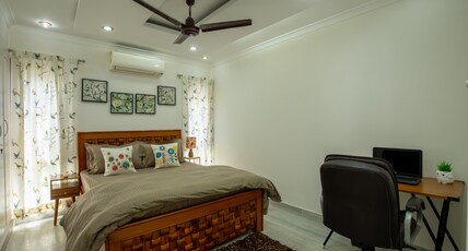 Kuvera Luxe Retreat near Delhi Airport and Spinal Injury Hospital Vasant Kunj Room Type - Ivory Haven Comfort Room (Washroom Outside the room)