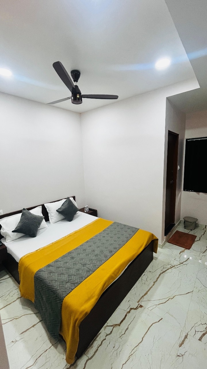 Sri Krishna Guest House - Tap to explore photos