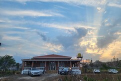 THE WINDSOR VILLA by PARISHA FARM