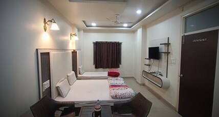 SONI INN Room Type - Triple Bed AC Room