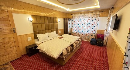 GrinVilla Room Type - Bedroom 1
