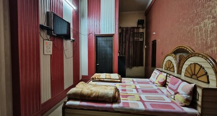 ANAND LODGE Room Type - DBL BED DLX ROOM NON AC