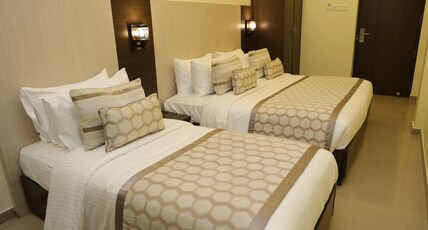 Hotel SR Palani Room Type - Deluxe Triple