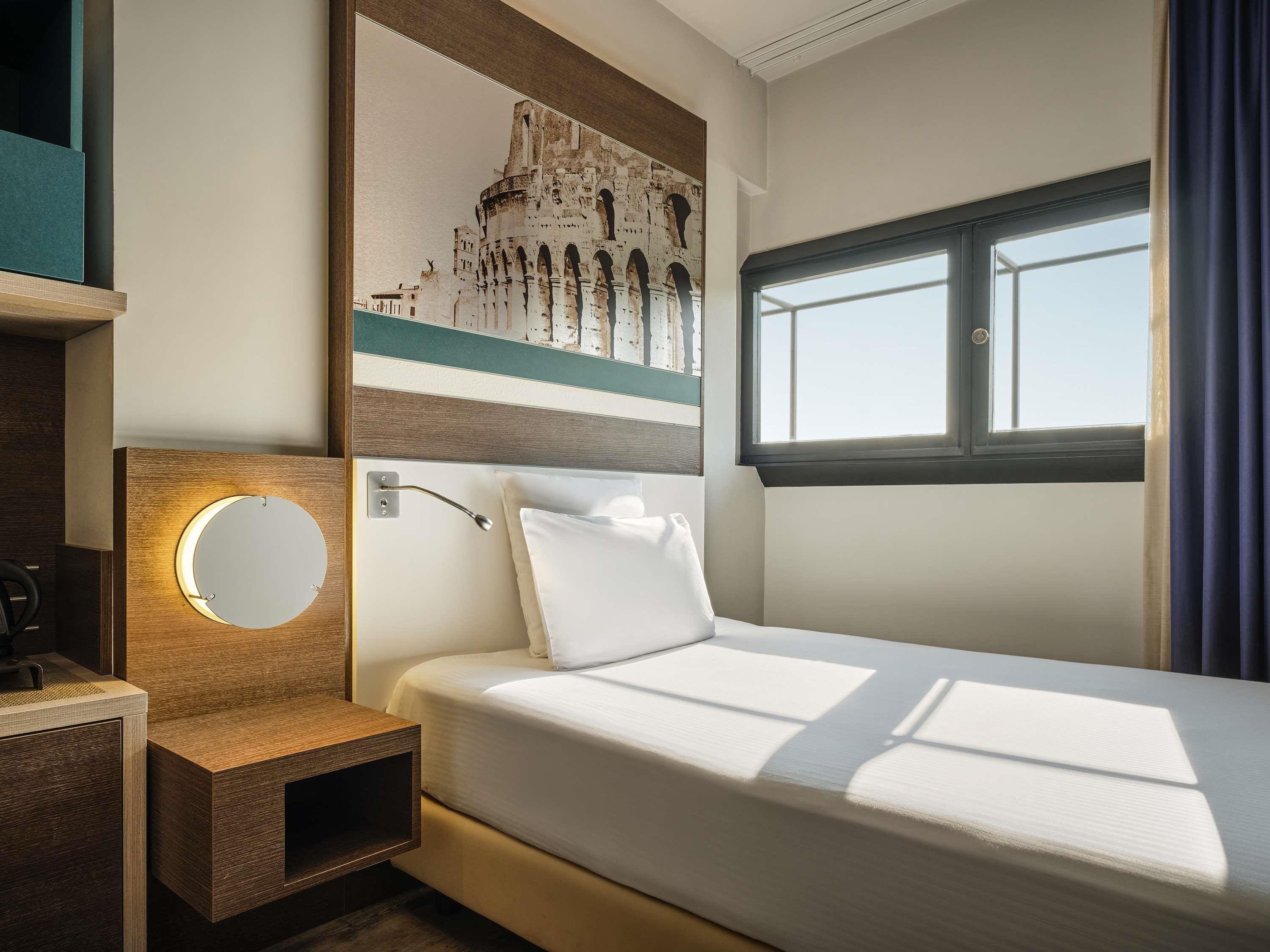 Mercure Roma Centro Colosseo - Tap to explore photos