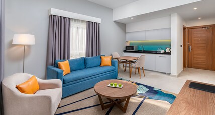 Holiday Inn Tabuk, an IHG Hotel Room Type - 1 King Bed One Bedroom Suite Accessible