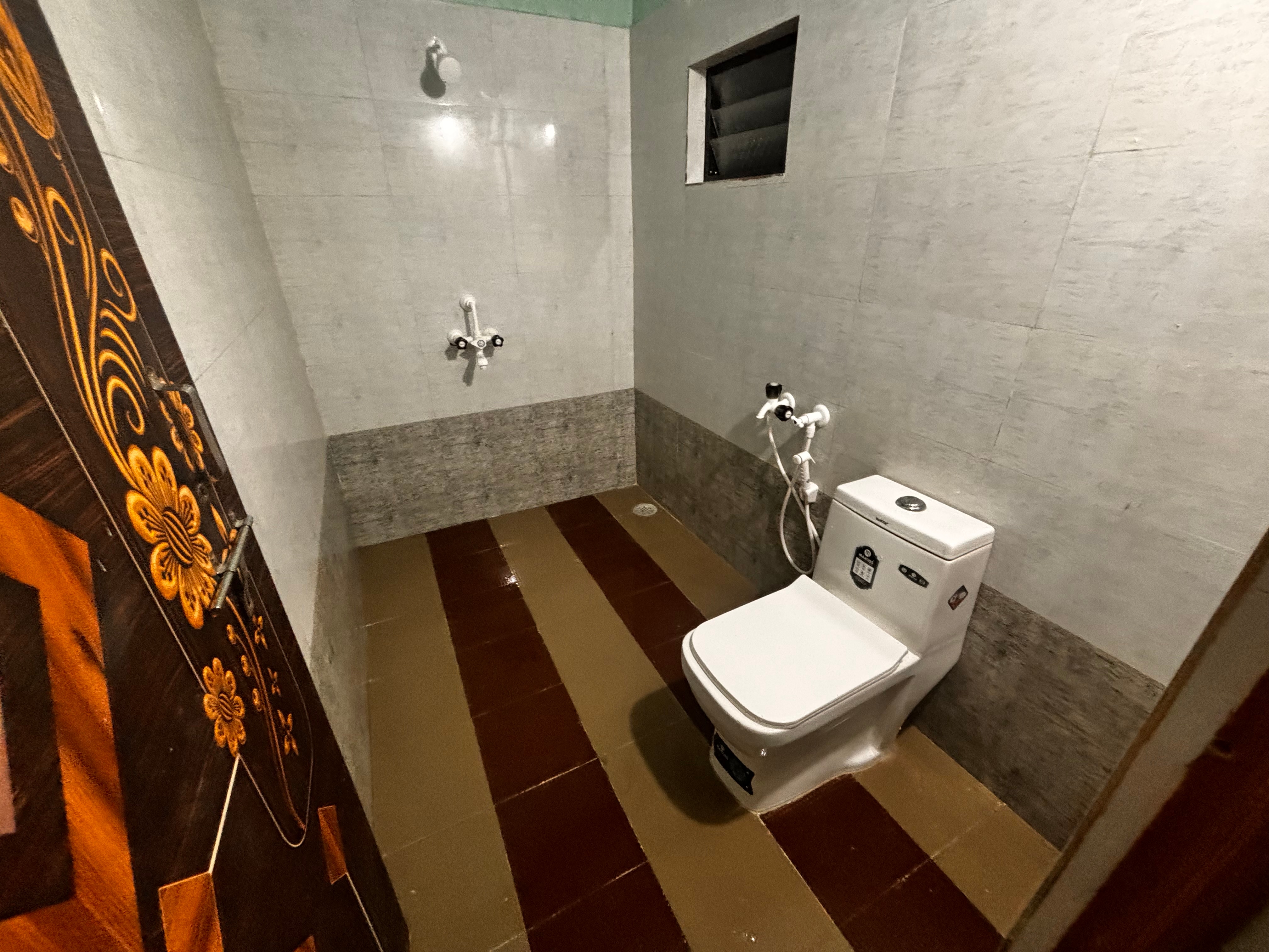 BlueFin HomeStay - Tap to explore photos