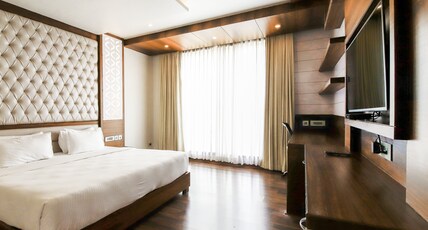 HOTEL PREETHI INTERNATIONAL Room Type - Club King Room