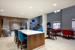 Holiday Inn Express & Suites Turlock-Hwy 99