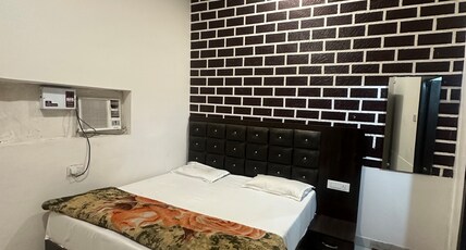 Hotel PB02 Inn Room Type - King size Bedroom 