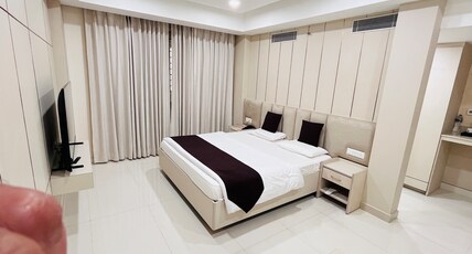 Avadh Hotel & Banquets Room Type - Luxury Deluxe