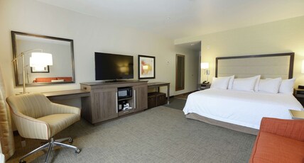 Hampton Inn & Suites by Hilton Ponca City Room Type - 1 KING SFBD MIC FRG NS