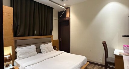 Aura Grand Room Type - Super Deluxe Room with Ensuite Bathroom