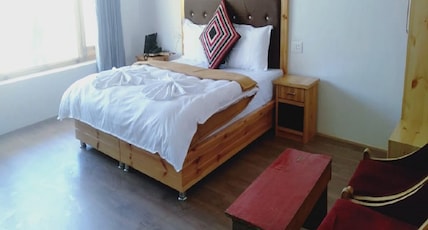 Twin Palace Room Type - Deluxe Room with Mountain View