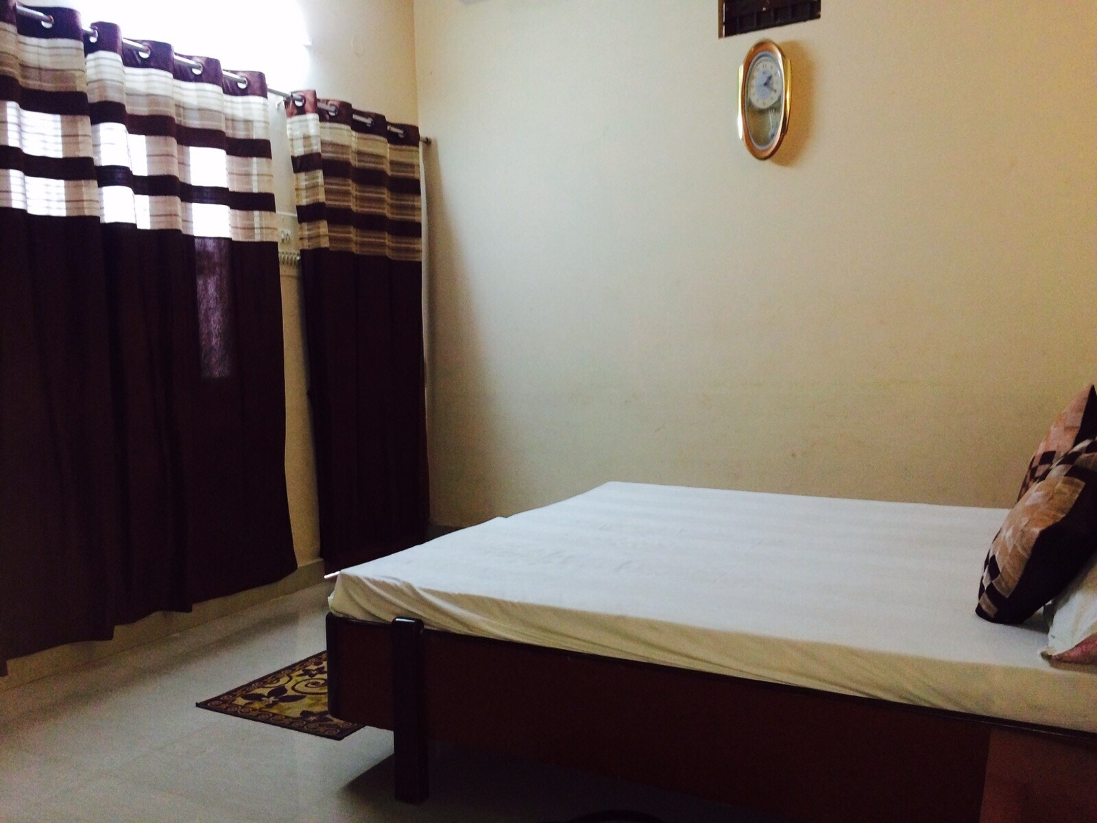 Hotel Pankaj - Tap to explore photos