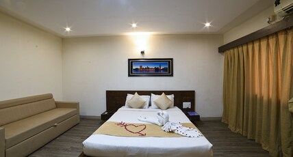 THE EMERALD RESORTS Room Type - Deluxe Room