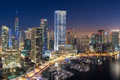 ELIVAAS Curated 1BR Gem with Stunning Marina Views, Close to Metro