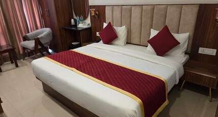Palm Residency Room Type - Executive Room with city view