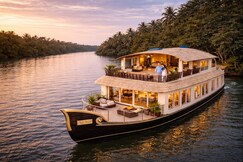 Premium Luxury Houseboat