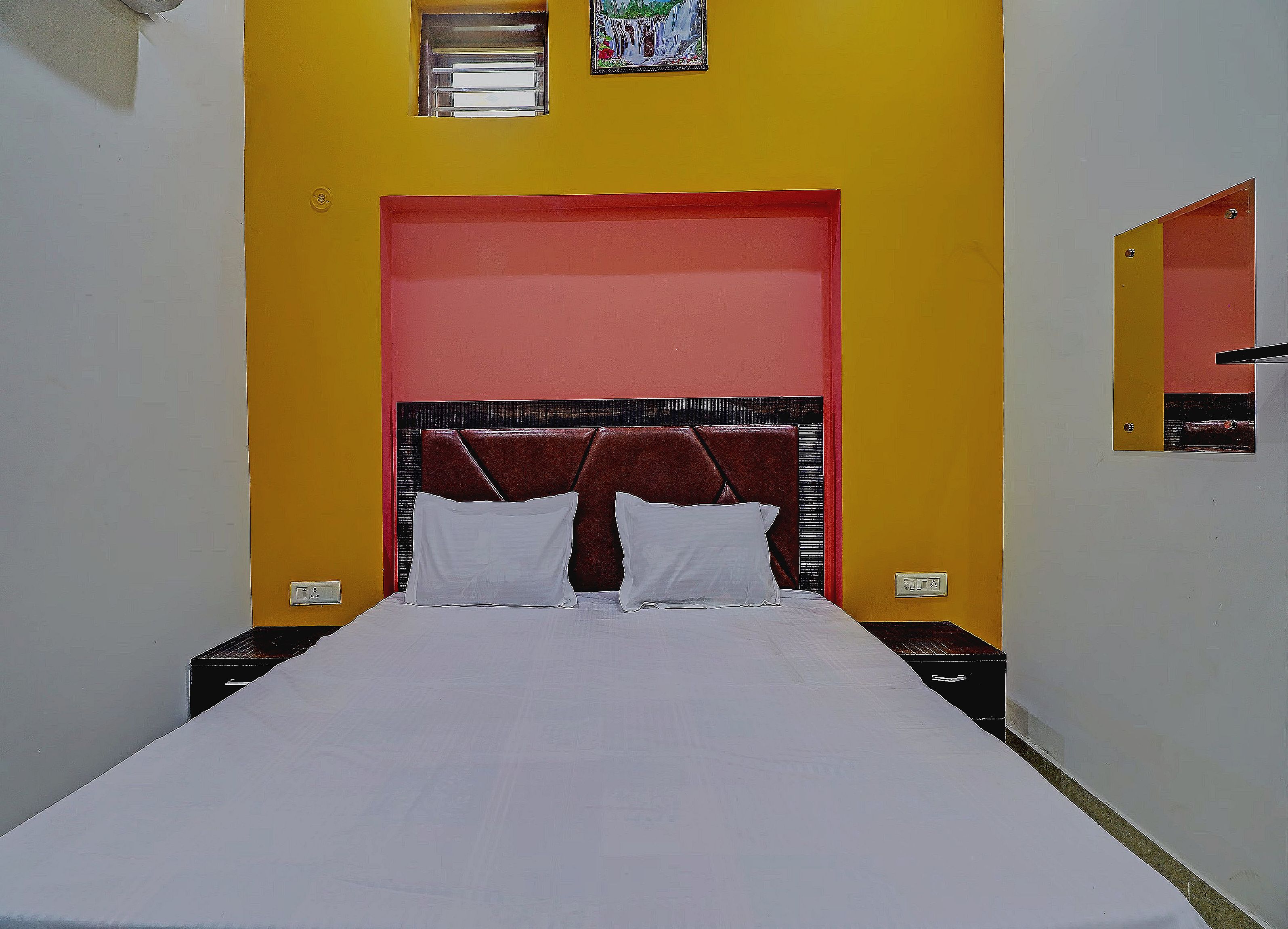 OYO 817493 Hotel Om Palace - Tap to explore photos