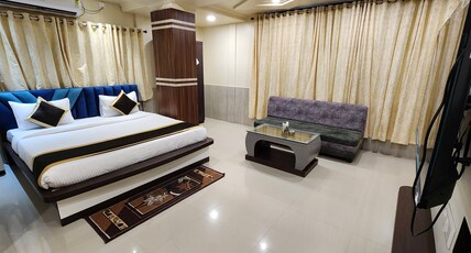 Hotel Kalpataru Grand Room Type - Delux Room