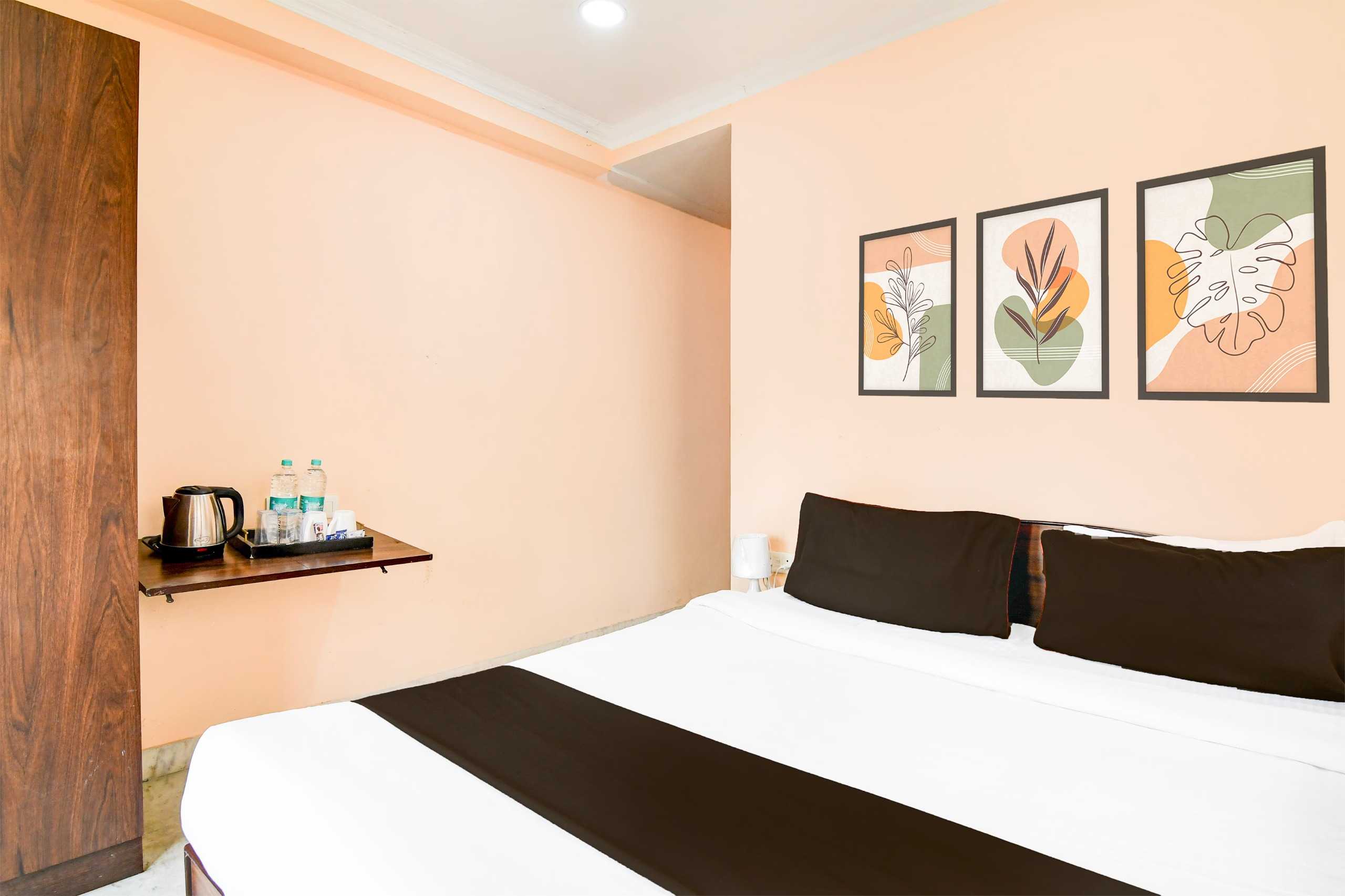 Hotel O Murshidabad Junction Berhampore - Tap to explore photos