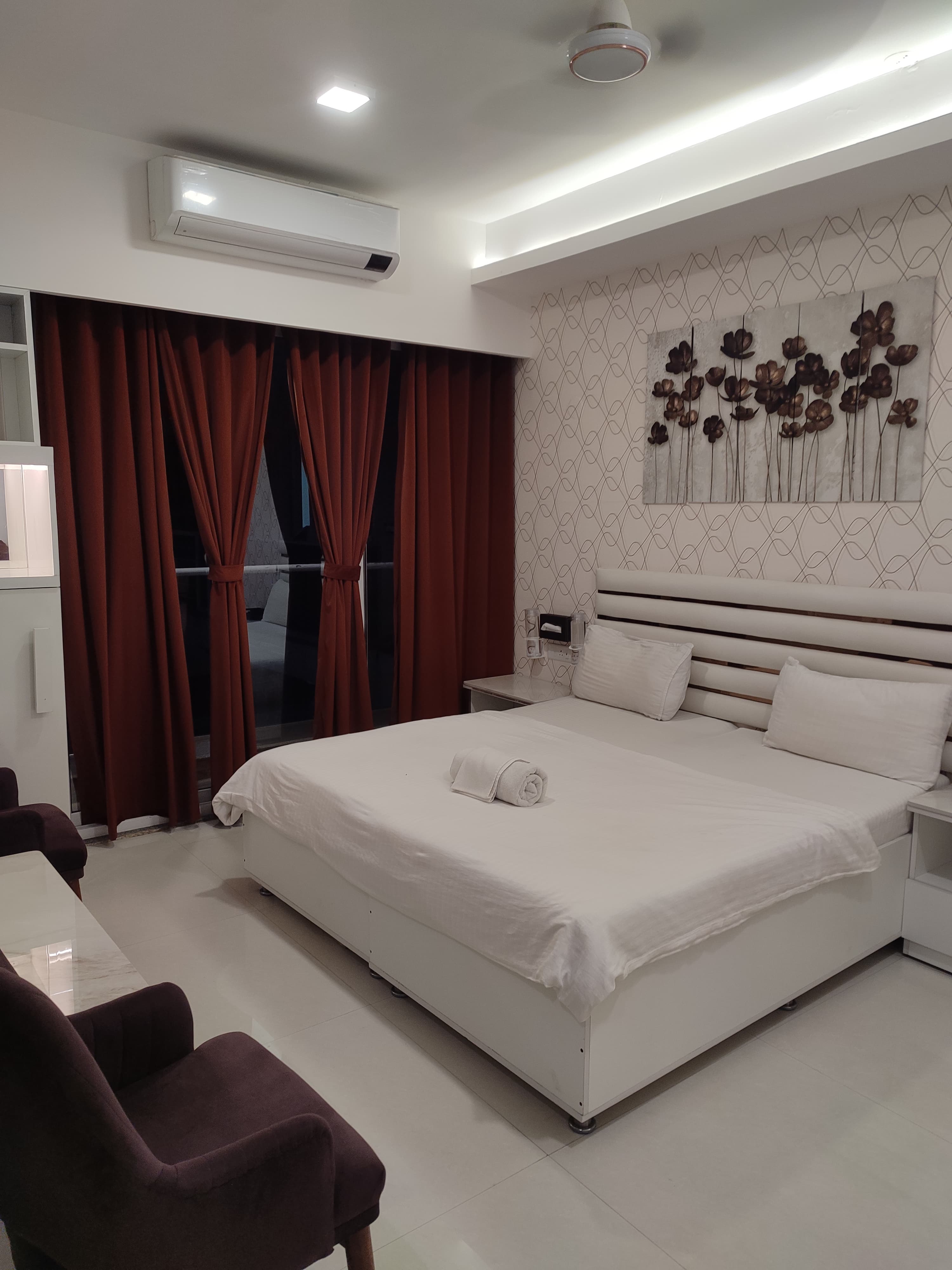 Gateway Apartments Near Western Express Highway - Tap to explore photos