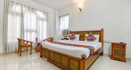 Hotel Empire Palace Room Type - Deluxe Comfort Room